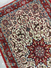 Charger l'image dans la galerie, Tapis Ispahan fait main n°14282_116×70