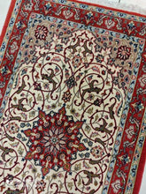 Charger l'image dans la galerie, Tapis Ispahan fait main n°14282_116×70