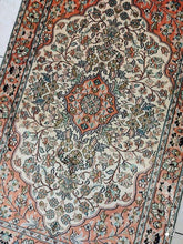 Charger l'image dans la galerie, TAPIS CACHEMIRE SOIE noué main n°47_127×82