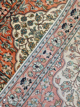 Charger l'image dans la galerie, TAPIS CACHEMIRE SOIE noué main n°47_127×82