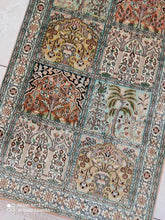 Charger l'image dans la galerie, Tapis Cachemire soie noué main n°410_128×79