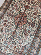 Charger l'image dans la galerie, Tapis Cachemire soie noué main n°61_156×99