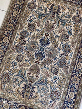 Charger l'image dans la galerie, TAPIS Antique Ghom noué main n°1098_157×109