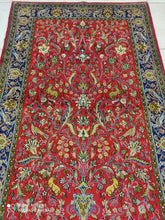 Charger l'image dans la galerie, Tapis Ghom noué main n°17903_160×105