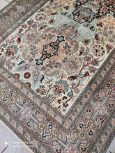 Charger l'image dans la galerie, Tapis Cachemire soie noué main n°23_193×121