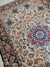 Charger l'image dans la galerie, GRAND TAPIS Ispahan fait main n°13026_316×212
