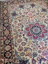 Charger l'image dans la galerie, GRAND TAPIS Ispahan fait main n°13026_316×212