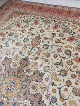 Charger l'image dans la galerie, Grand Tapis Tabriz fait main n°151779_345×252