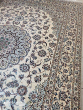 Charger l'image dans la galerie, GRAND Tapis Nain Chichla Habibian tissé main n°18386_354×254