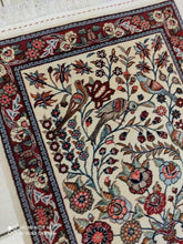 Charger l'image dans la galerie, Tapis Ghom noué main n°17085_83×58