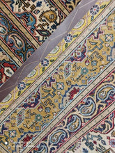Charger l'image dans la galerie, Tapis Antique Ghom noué main n°18449_122×83