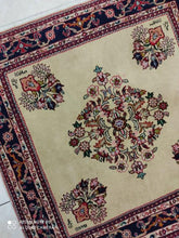 Charger l'image dans la galerie, Tapis Carré Antique Nanaj fait main n°14818_115×120