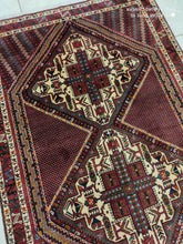 Charger l'image dans la galerie, Tapis Afchar fait main n°886_180×126