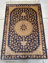 Charger l'image dans la galerie, Tapis Ghom soie tissé main n°16911_82×60