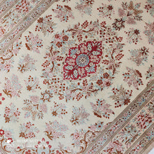 Charger l'image dans la galerie, Tapis Ghom soie tissé main n°18189_196×128