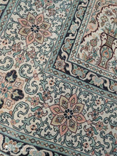 Charger l'image dans la galerie, Tapis Cachemire soie tissé main n°3_319×219