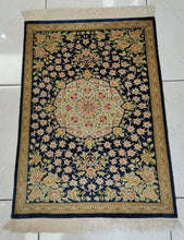 Charger l'image dans la galerie, Tapis Ghom soie fait main n°17591_82×60