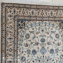 Charger l'image dans la galerie, Tapis Nain Chichla Habibian noué main n°11823_193×120