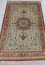 Charger l'image dans la galerie, Tapis Ghom soie fait main n°15343_112×72