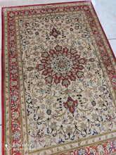 Charger l'image dans la galerie, Tapis Ghom soie fait main n°15343_112×72