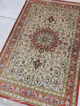Charger l'image dans la galerie, Tapis Ghom soie fait main n°15343_112×72