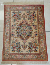 Charger l'image dans la galerie, Tapis Ghom soie fait main n°12359_81×60
