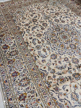 Charger l'image dans la galerie, GRAND Tapis Kachan fait main n°14331_352×246