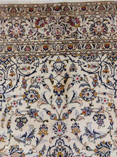Charger l'image dans la galerie, GRAND Tapis Kachan fait main n°14331_352×246