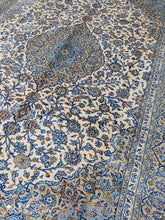 Charger l'image dans la galerie, GRAND Tapis Kachan fait main n°10603_410×293