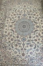 Charger l'image dans la galerie, Grand Tapis Nain fait main n°19359_350×243