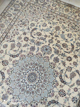 Charger l'image dans la galerie, Grand Tapis Nain fait main n°19359_350×243