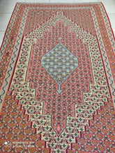 Charger l'image dans la galerie, Kilim Senneh fait main n°15297_265×160