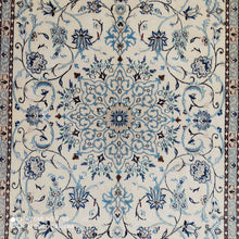 Charger l'image dans la galerie, Tapis Nain Chichla Habibian noué main n°11823_193×120
