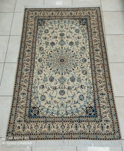 Charger l'image dans la galerie, Tapis Nain Chichla Habibian noué main n°11823_193×120