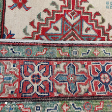 Charger l'image dans la galerie, Tapis Kazak tissé main n°13899_174×118