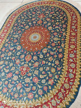 Charger l'image dans la galerie, Tapis ovale Ghom soie noué main n°18585_116×74