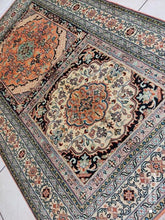 Charger l'image dans la galerie, Tapis Cachemire soie noué main n°40_123×80