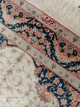 Charger l'image dans la galerie, Tapis Ghom soie noué main n°16933_123×80