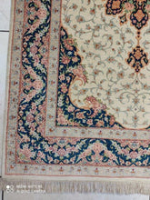 Charger l'image dans la galerie, Tapis Ghom soie noué main n°16933_123×80