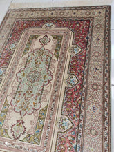 Charger l'image dans la galerie, Tapis Ghom soie tissé main n°16478_145×100