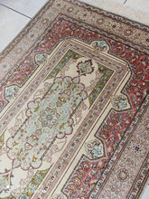 Charger l'image dans la galerie, Tapis Ghom soie tissé main n°16478_145×100