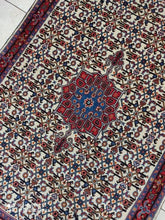 Charger l'image dans la galerie, Tapis Bidjard tissé main n°3105_150×104