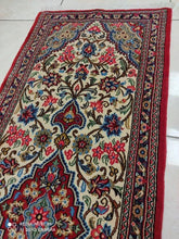 Charger l'image dans la galerie, Tapis Ghom tissé main n°17205_150×55