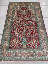 Charger l'image dans la galerie, Tapis Cachemire soie noué main n°100_155×95