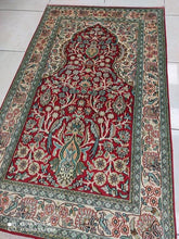 Charger l'image dans la galerie, Tapis Cachemire soie noué main n°100_155×95