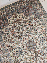 Charger l'image dans la galerie, Tapis Cachemire soie tissé main n°57_156×100