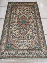 Charger l'image dans la galerie, Tapis Cachemire soie noué main n°65_156×95