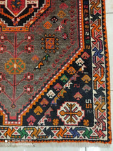 Charger l'image dans la galerie, Tapis Ghachghai noué main n°8396_160×105