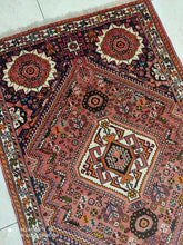 Charger l'image dans la galerie, Tapis Ghachghai noué main n°8349_168×110