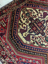 Charger l'image dans la galerie, Tapis Afchar fait main n°17236_180×132